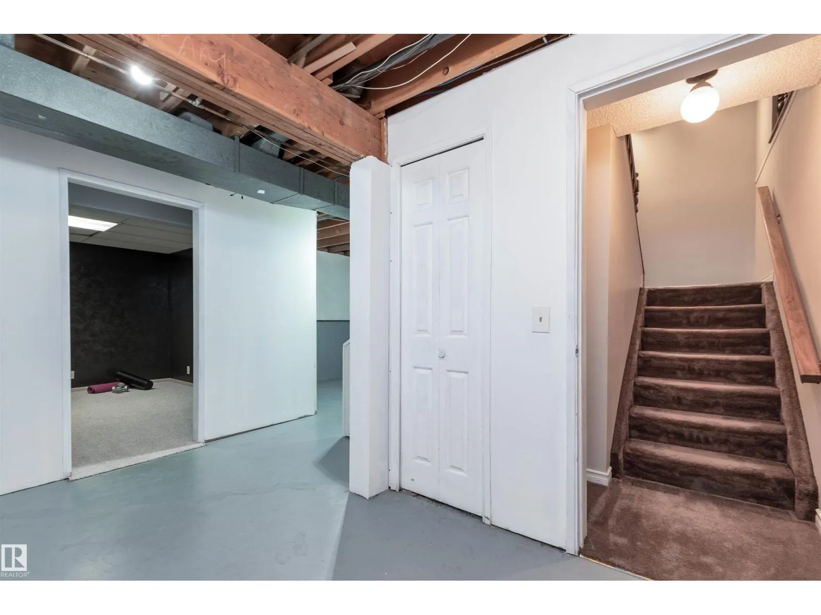614 WOODBRIDGE WY