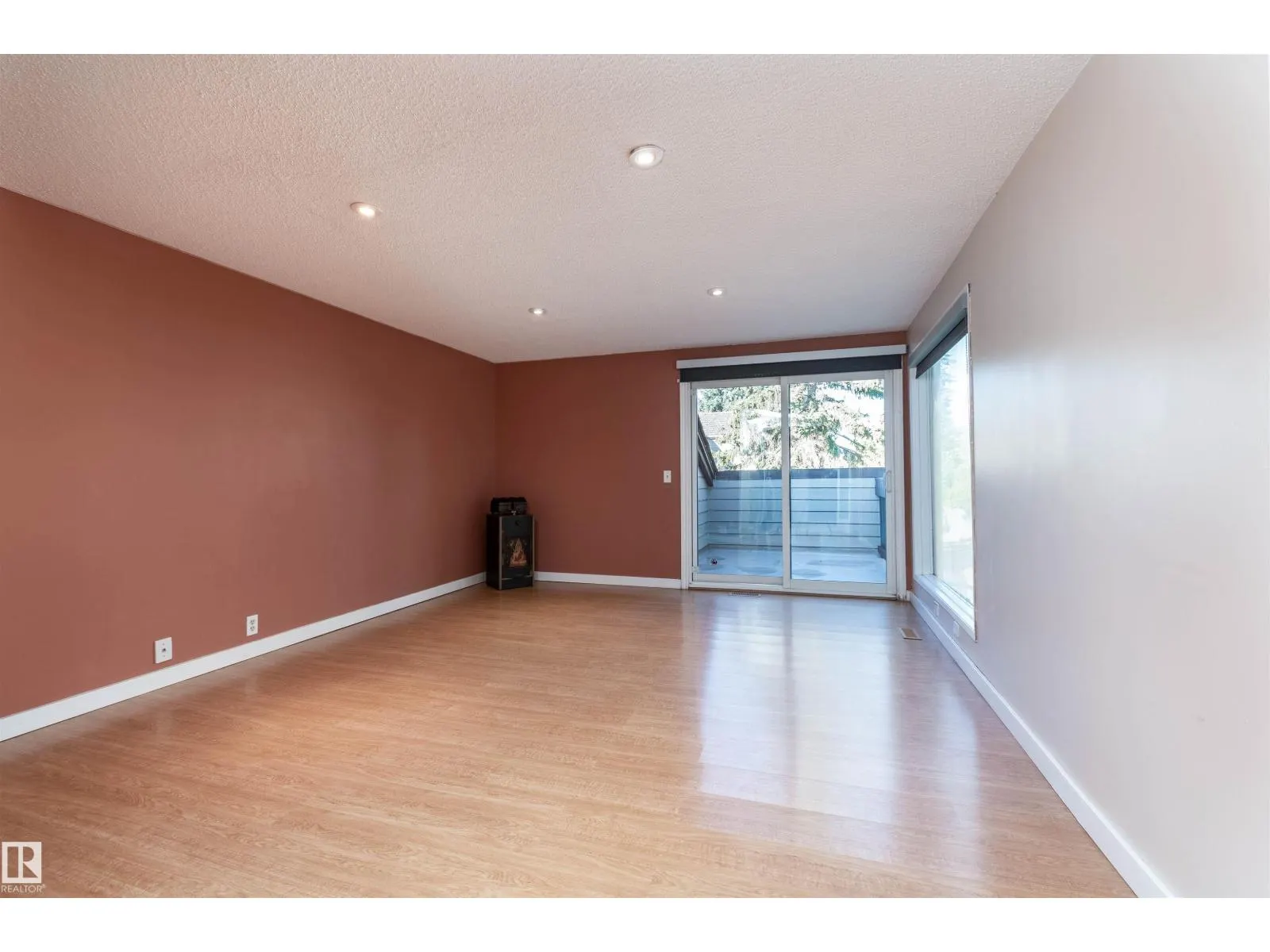 614 WOODBRIDGE WY