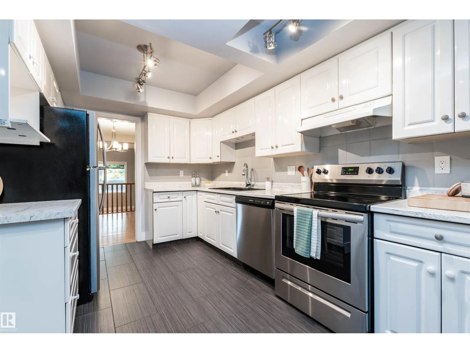 614 WOODBRIDGE WY