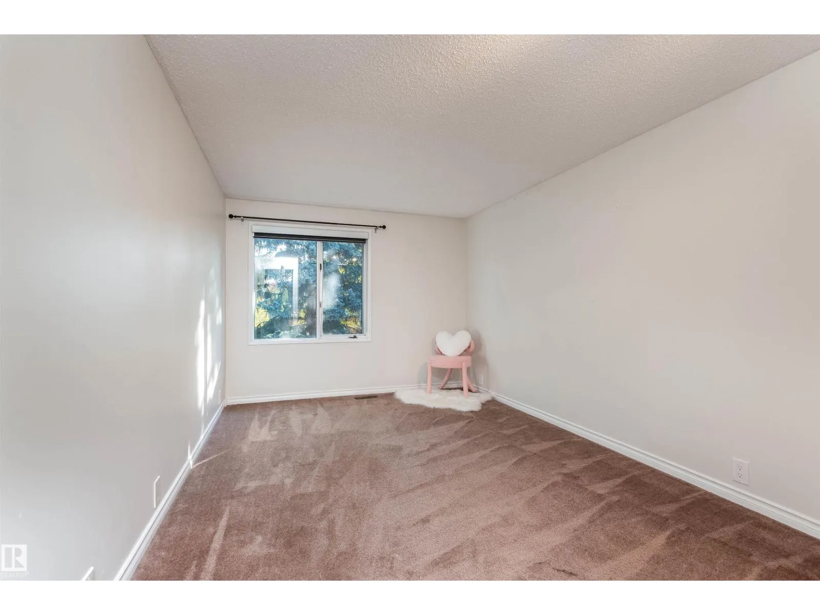 614 WOODBRIDGE WY