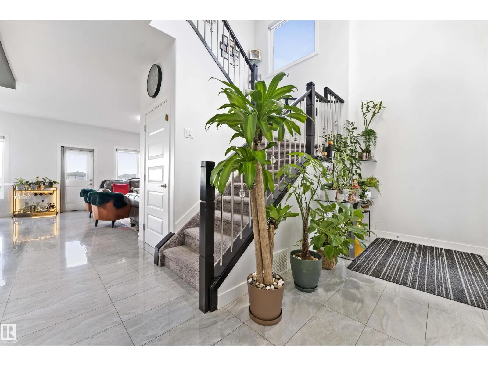 1206 27 ST NW