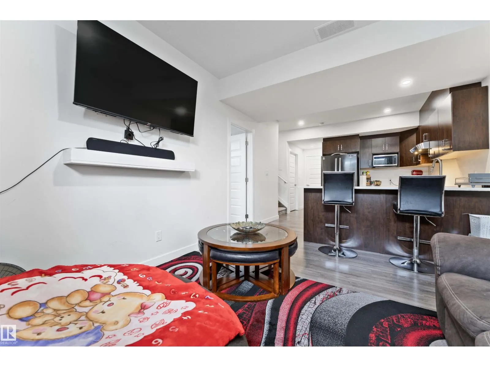 1206 27 ST NW