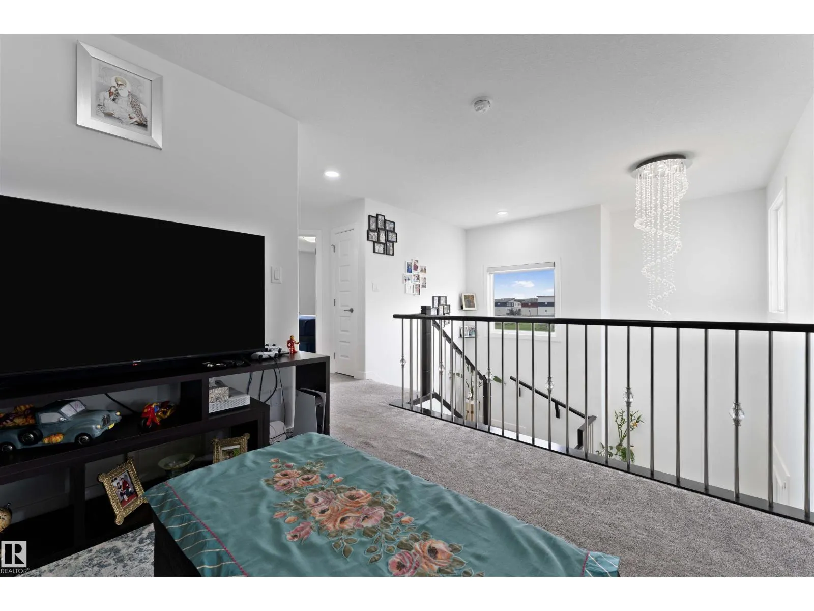 1206 27 ST NW