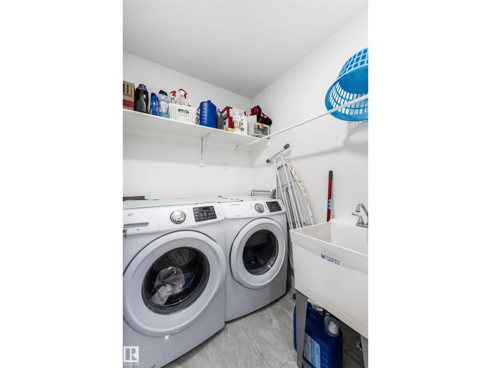 1206 27 ST NW