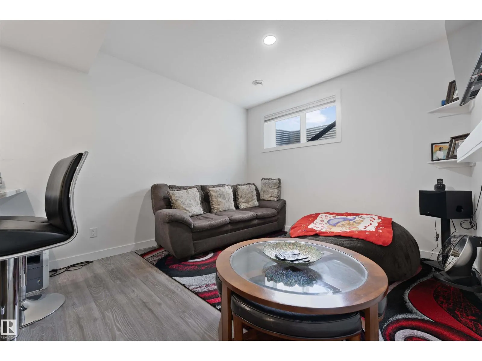 1206 27 ST NW