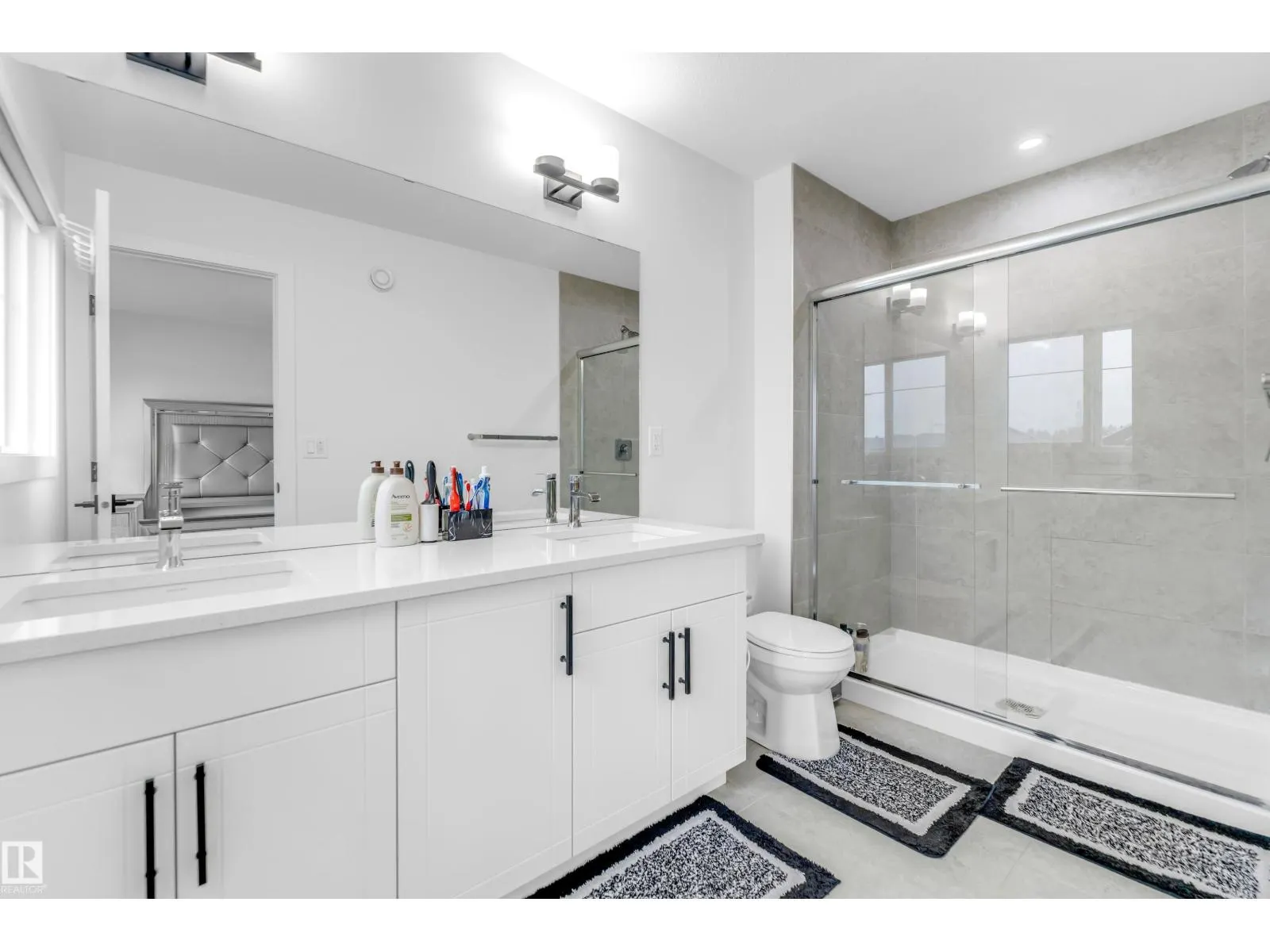 1336 11 AV NW