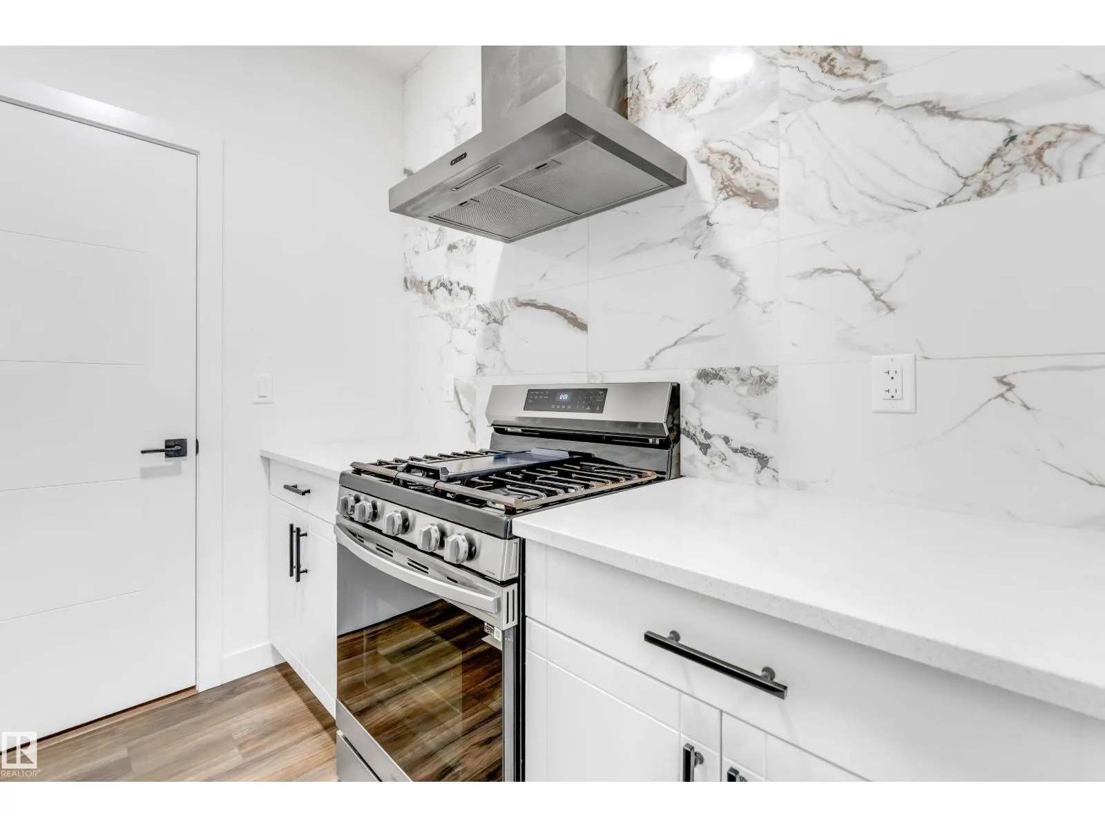 1336 11 AV NW