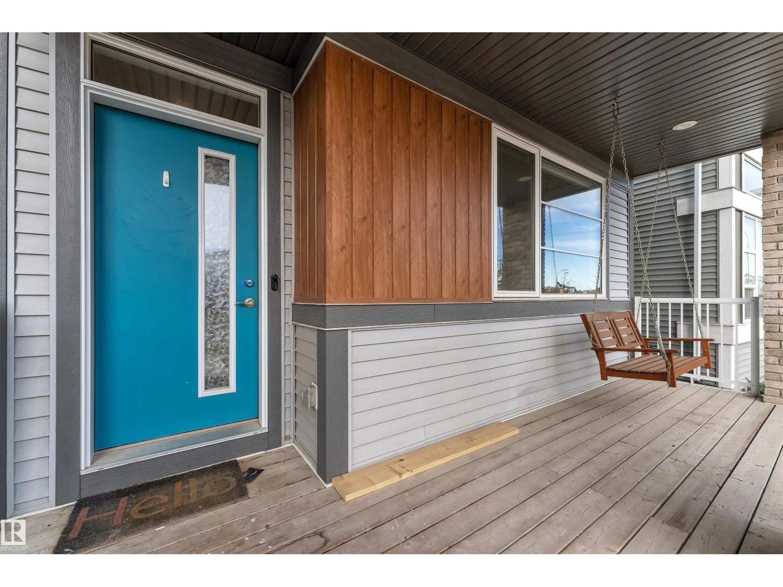176 CHARLESWORTH DR SW