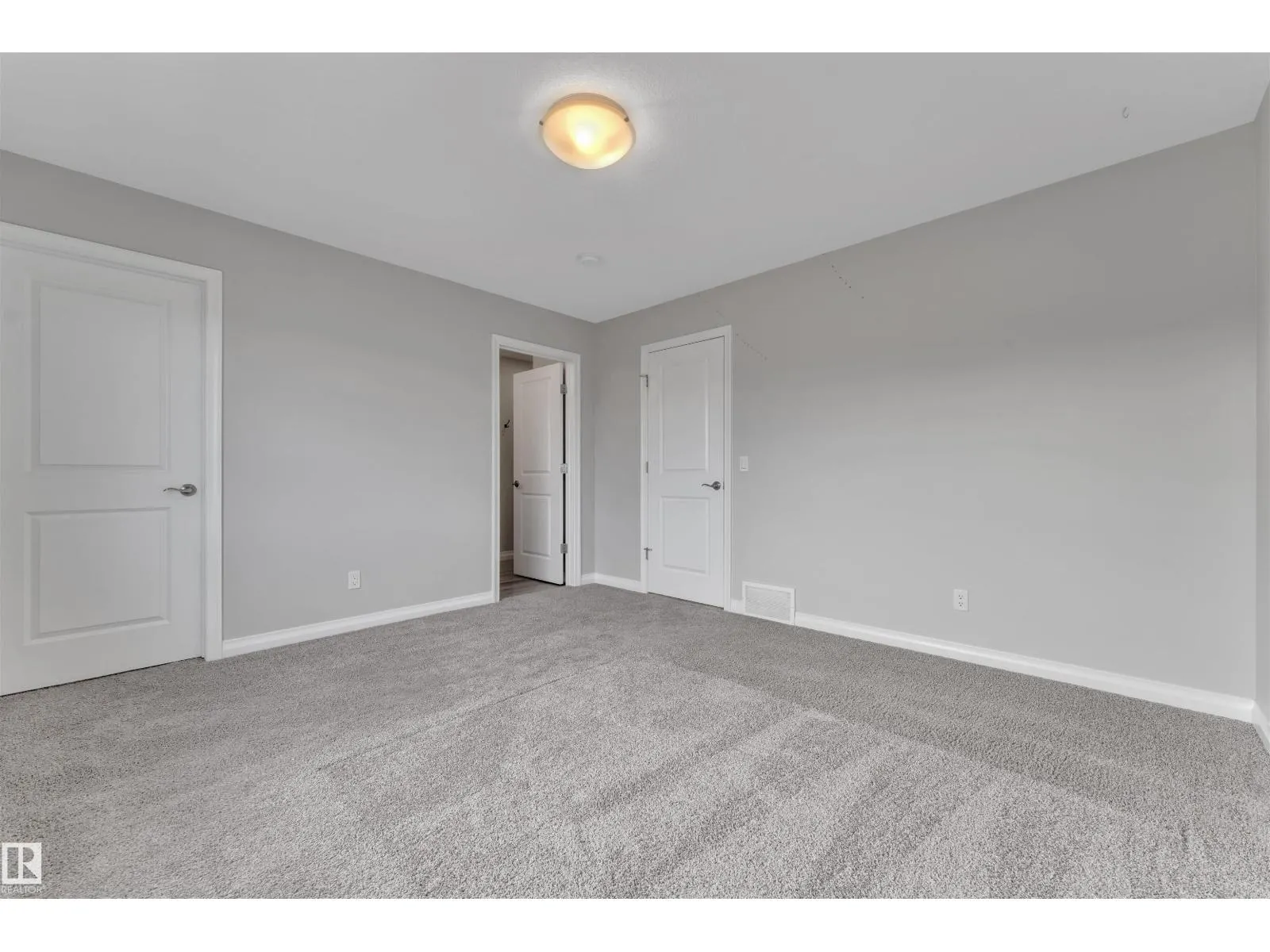 176 CHARLESWORTH DR SW