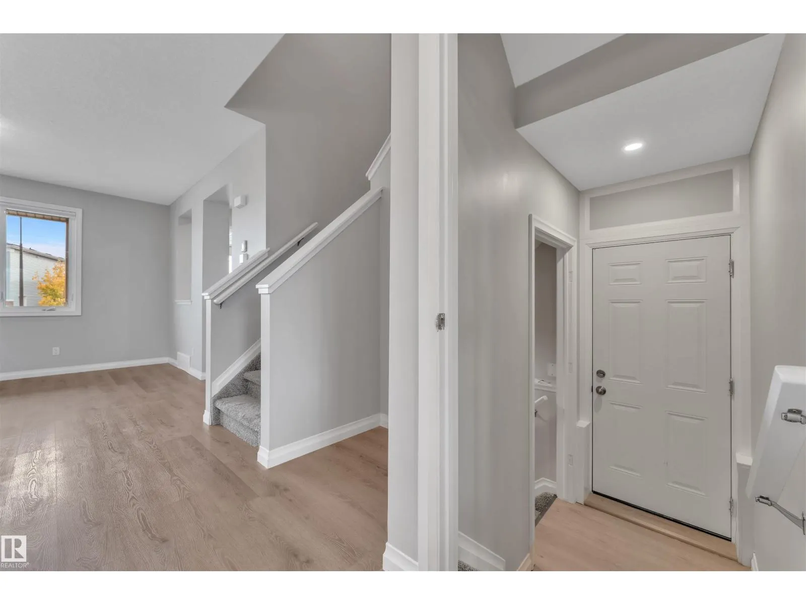 176 CHARLESWORTH DR SW