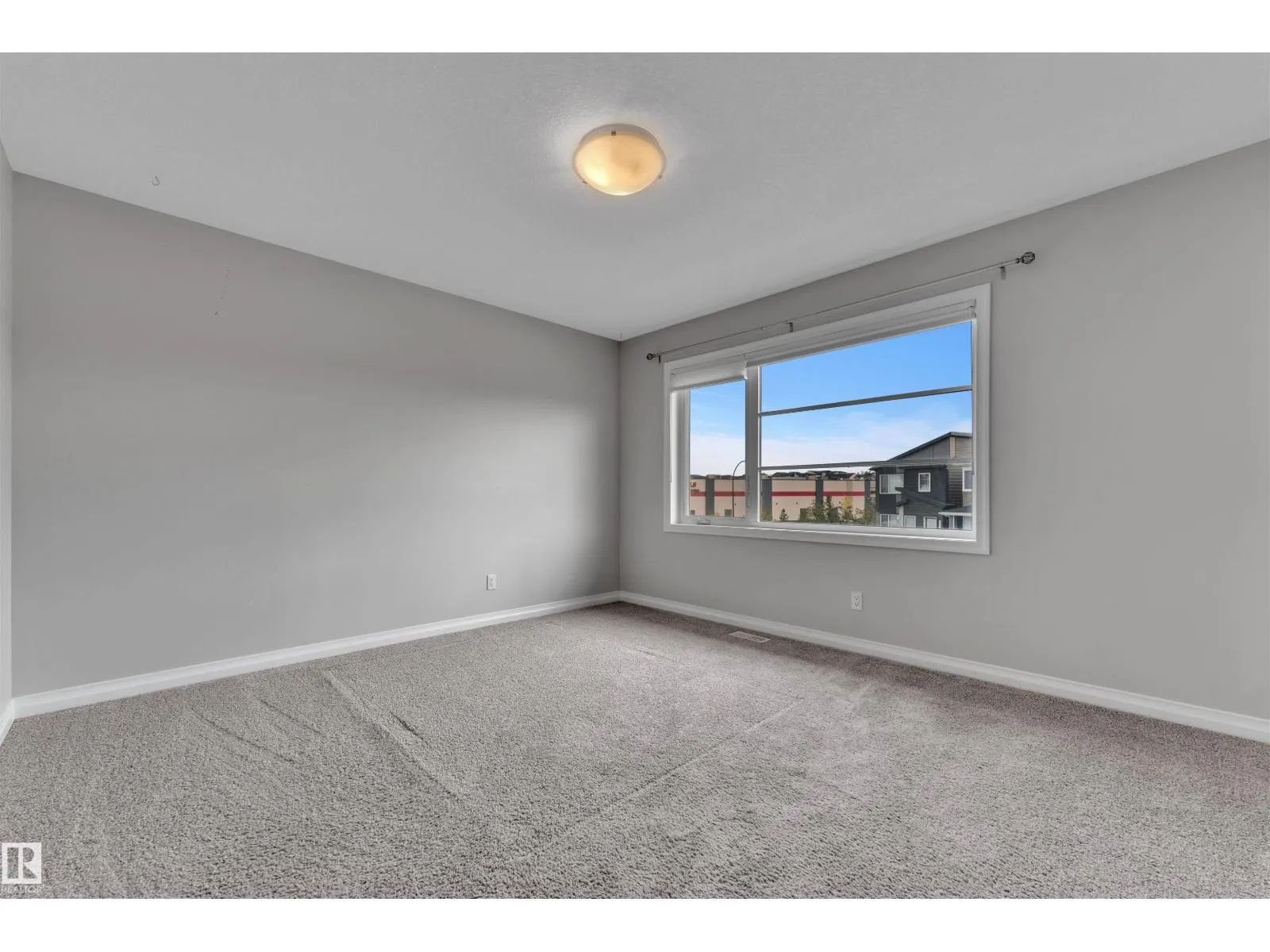 176 CHARLESWORTH DR SW