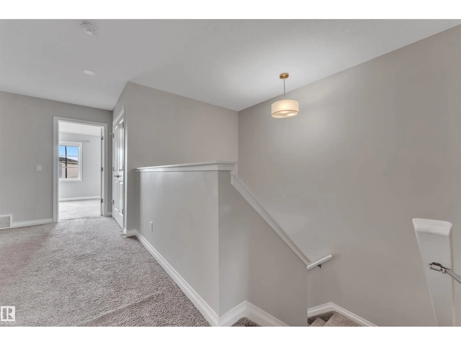 176 CHARLESWORTH DR SW