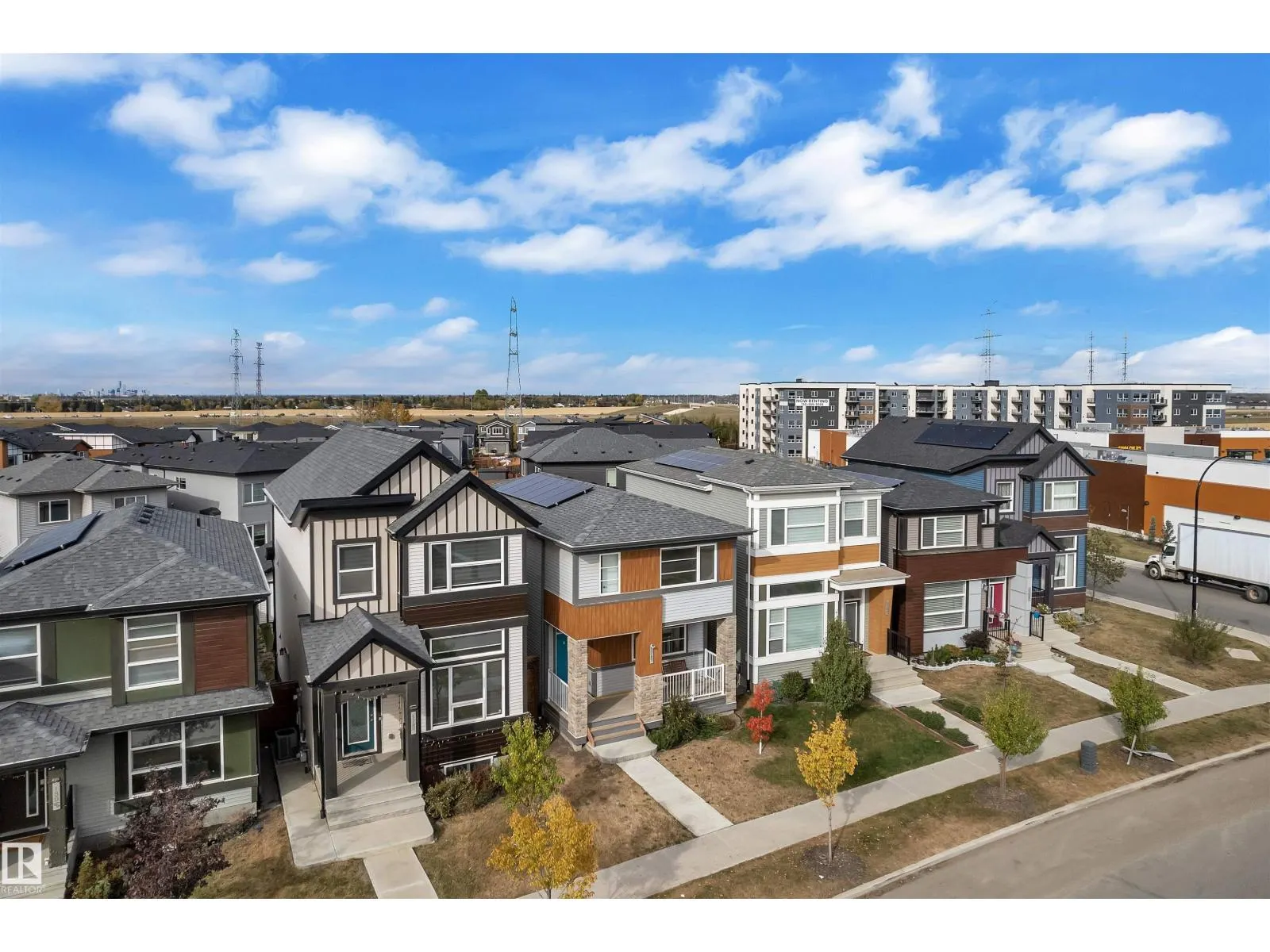 176 CHARLESWORTH DR SW