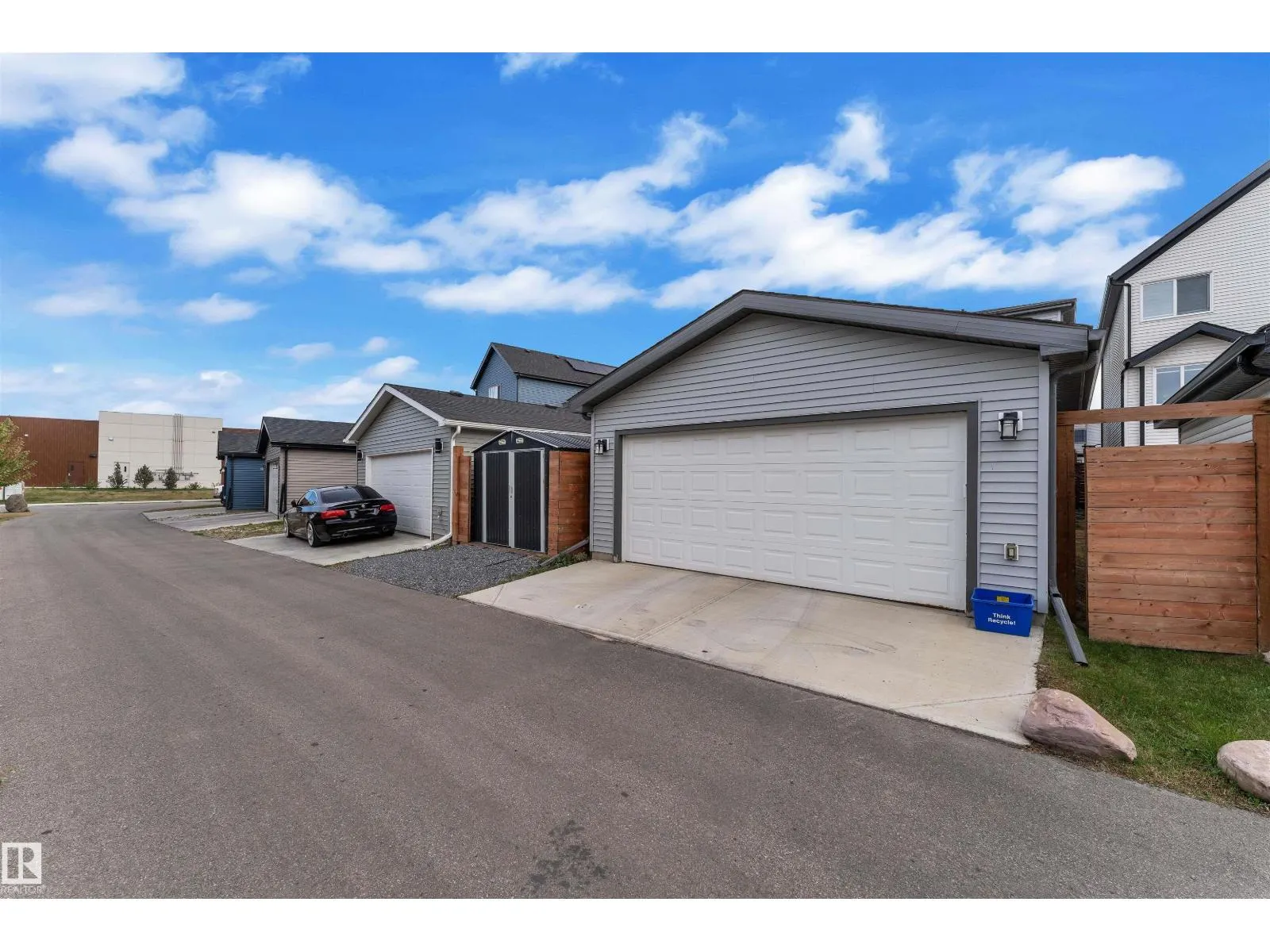 176 CHARLESWORTH DR SW