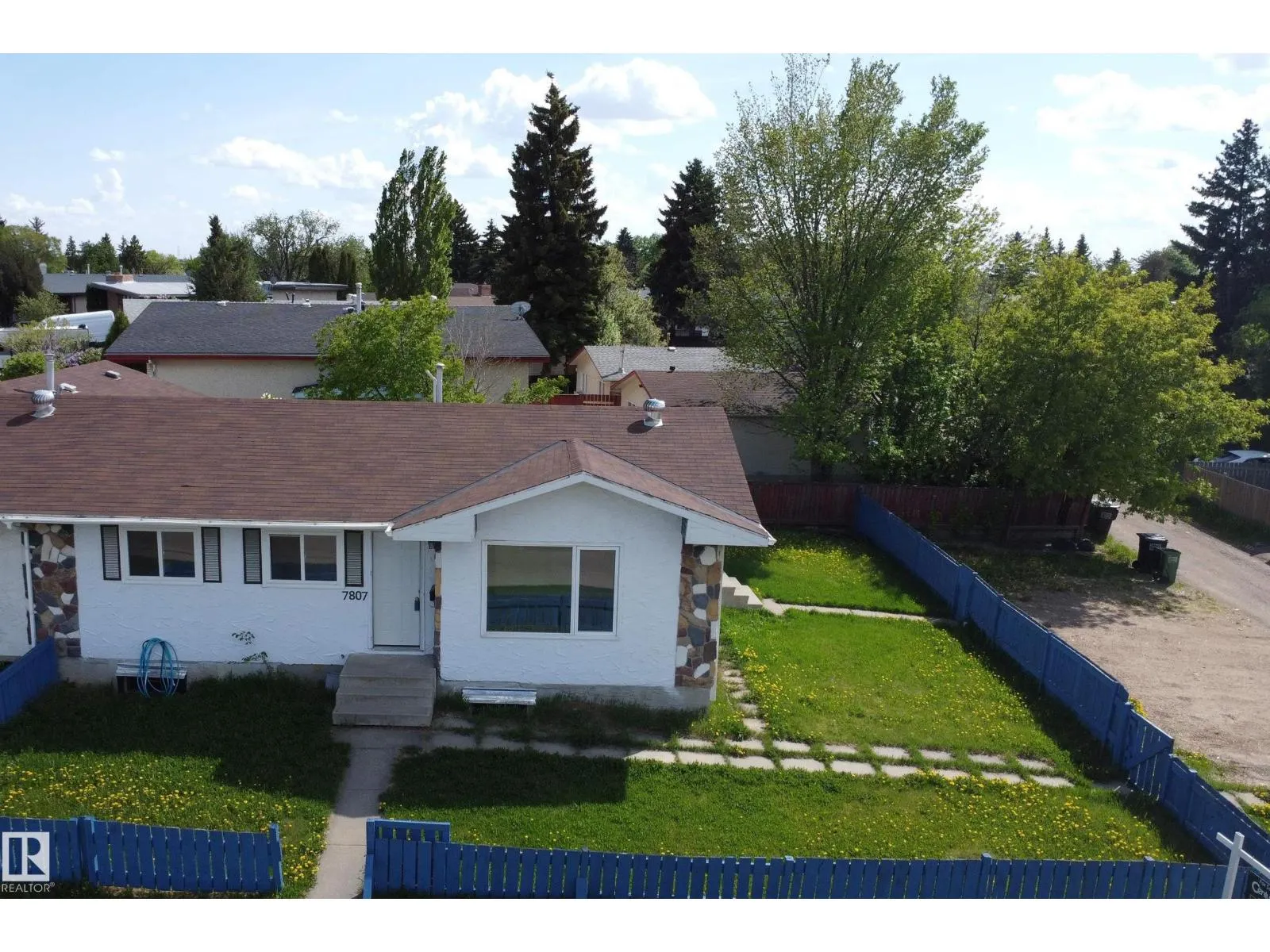 7807 36 AV NW