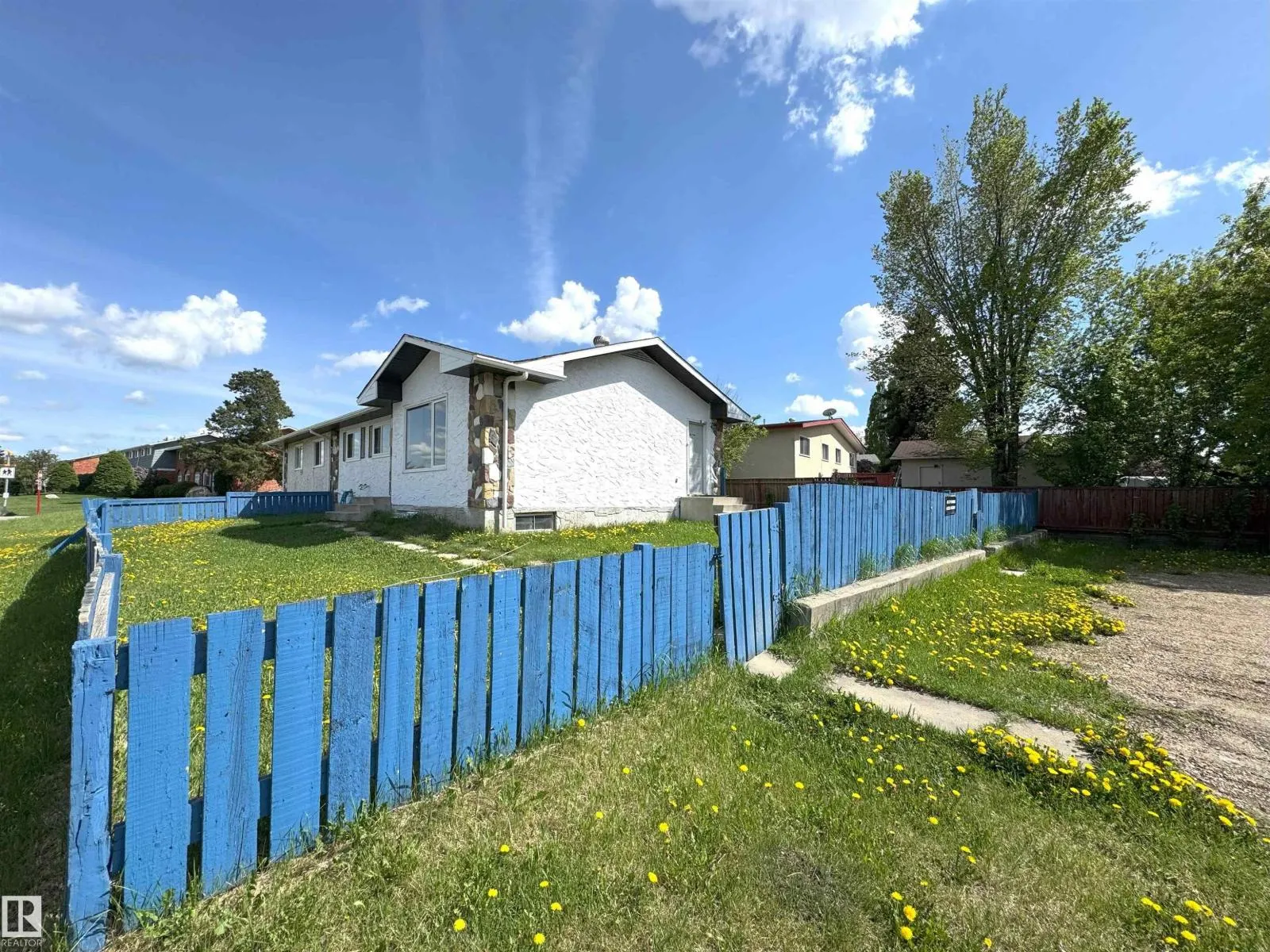 7807 36 AV NW