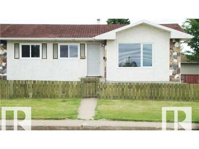 7807 36 AV NW
