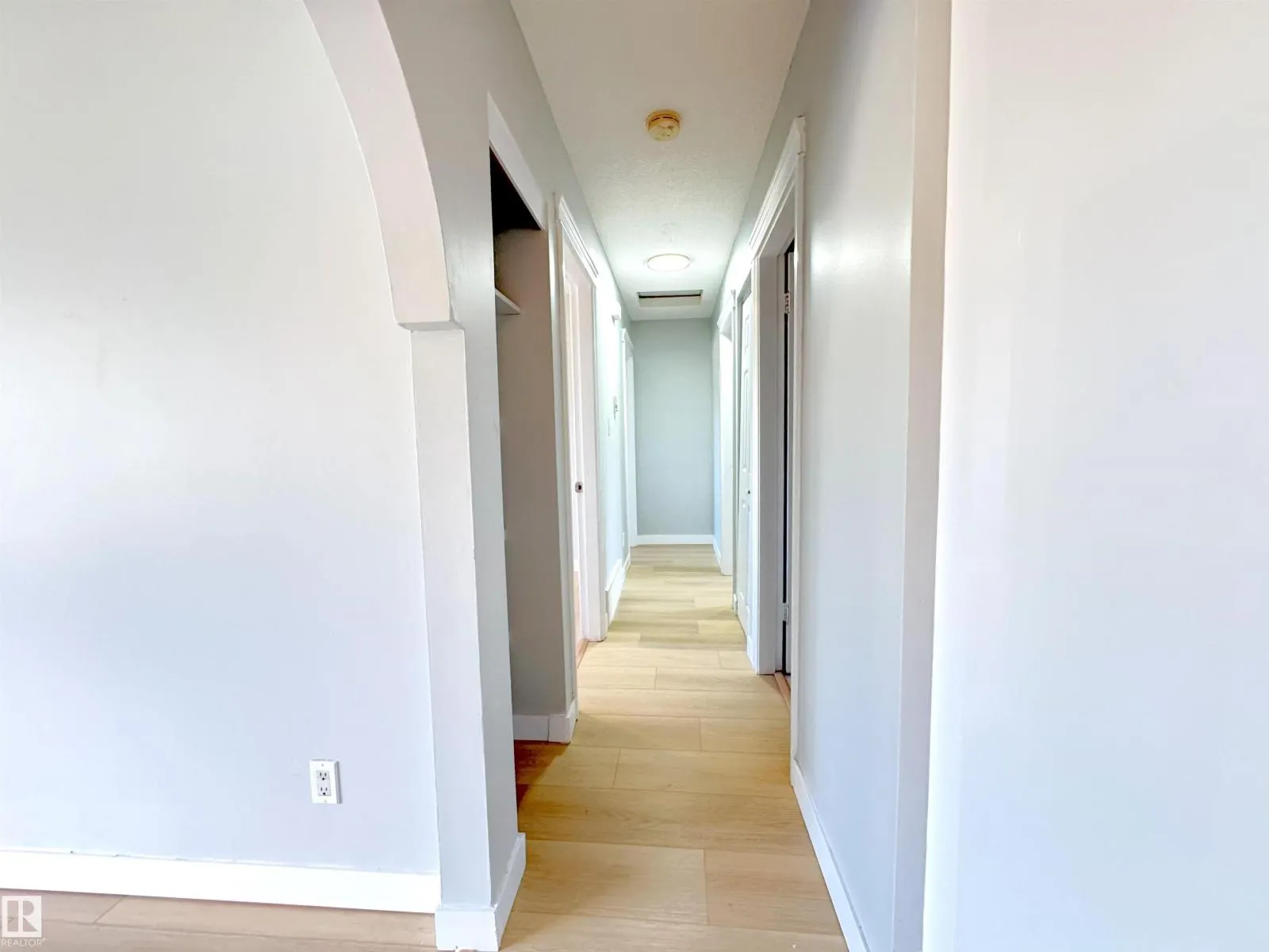 7807 36 AV NW