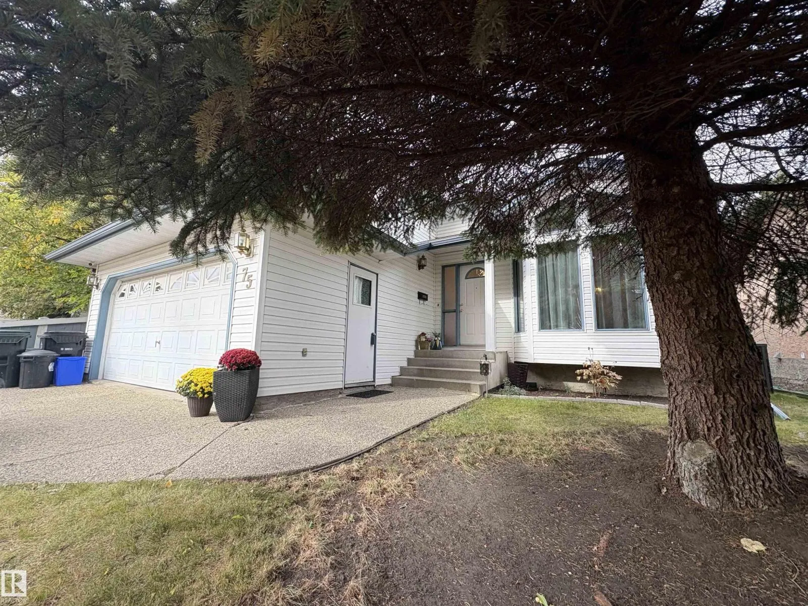 75 WOODSIDE CR