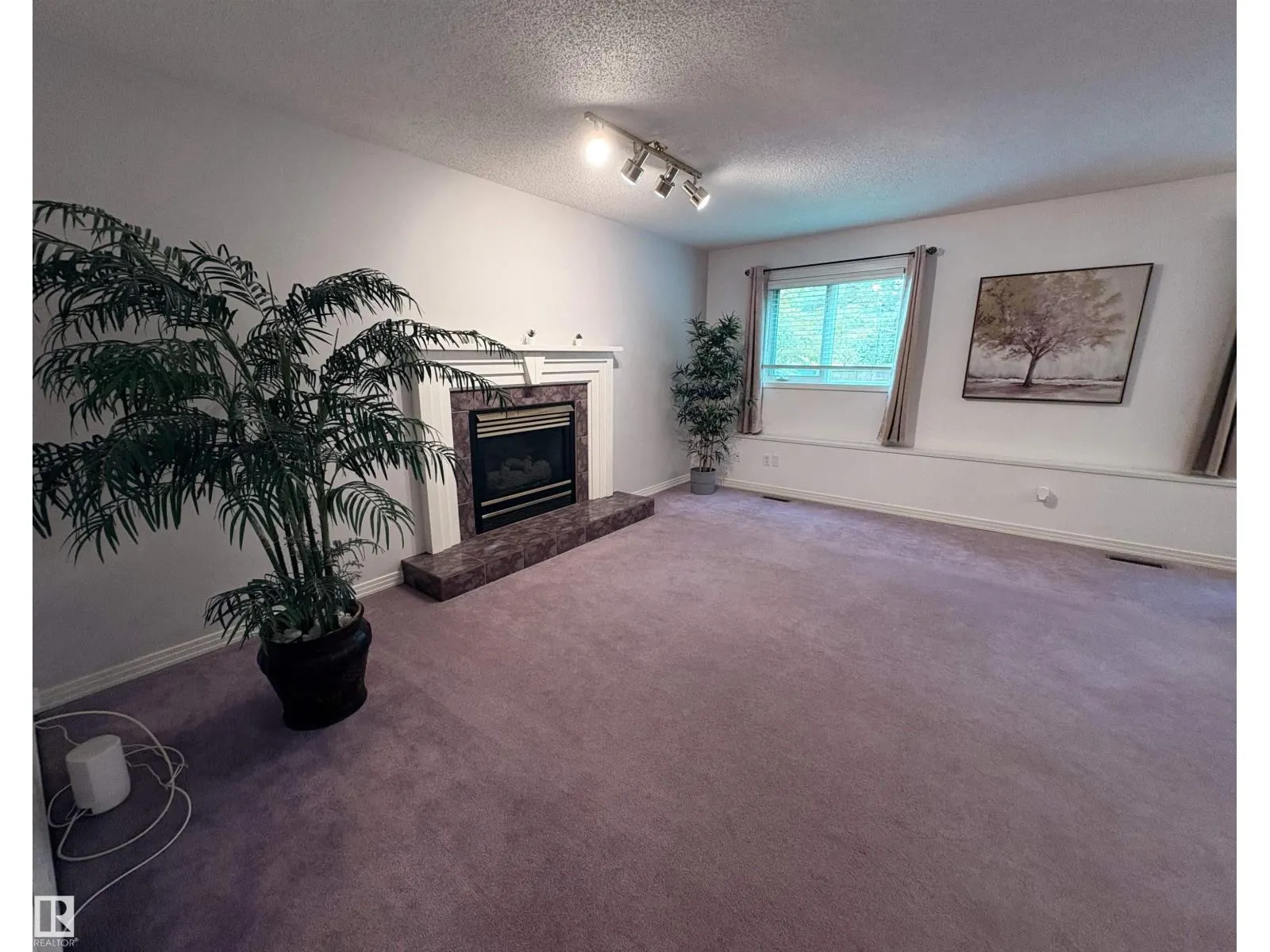75 WOODSIDE CR