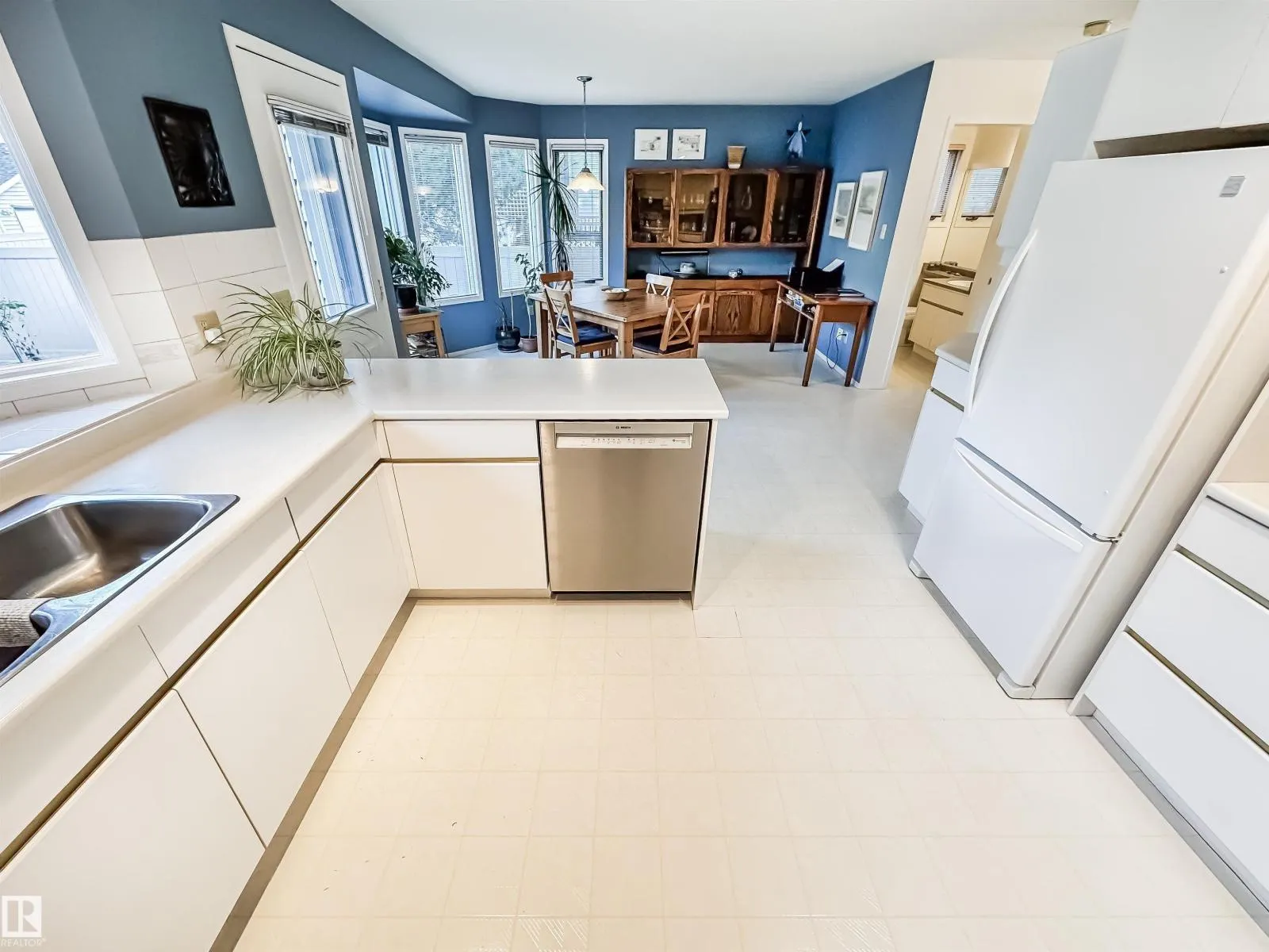 9527 100A ST NW
