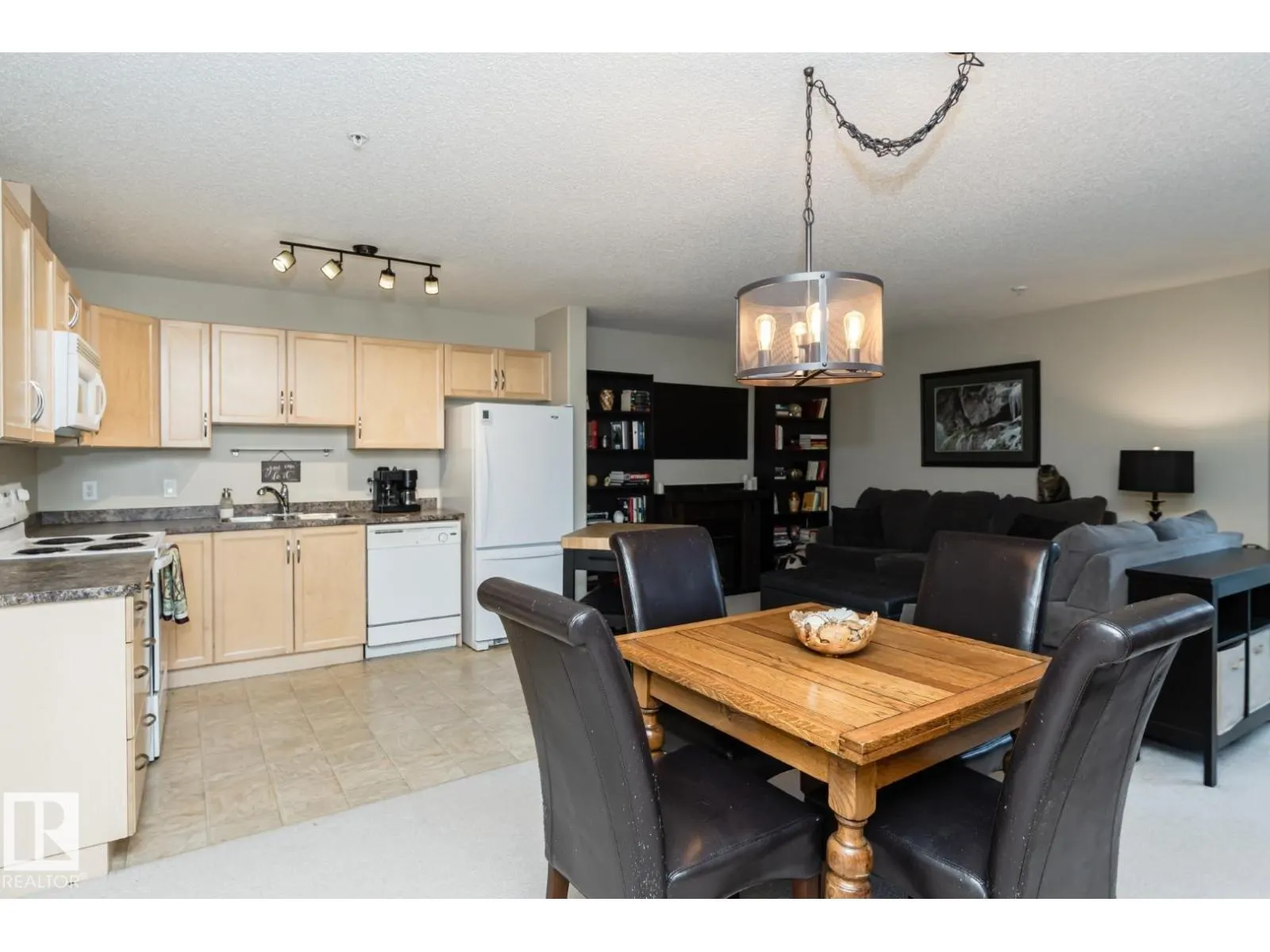#113 16035 132 ST NW