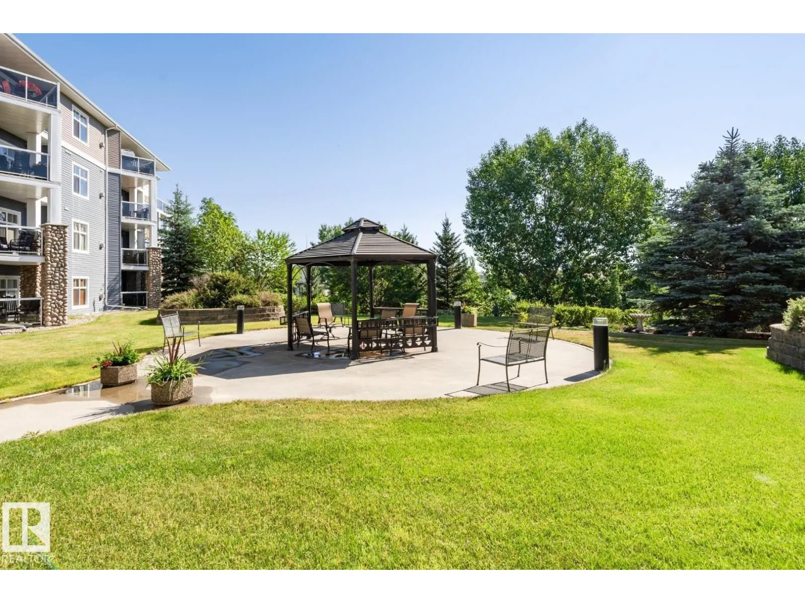 #113 16035 132 ST NW