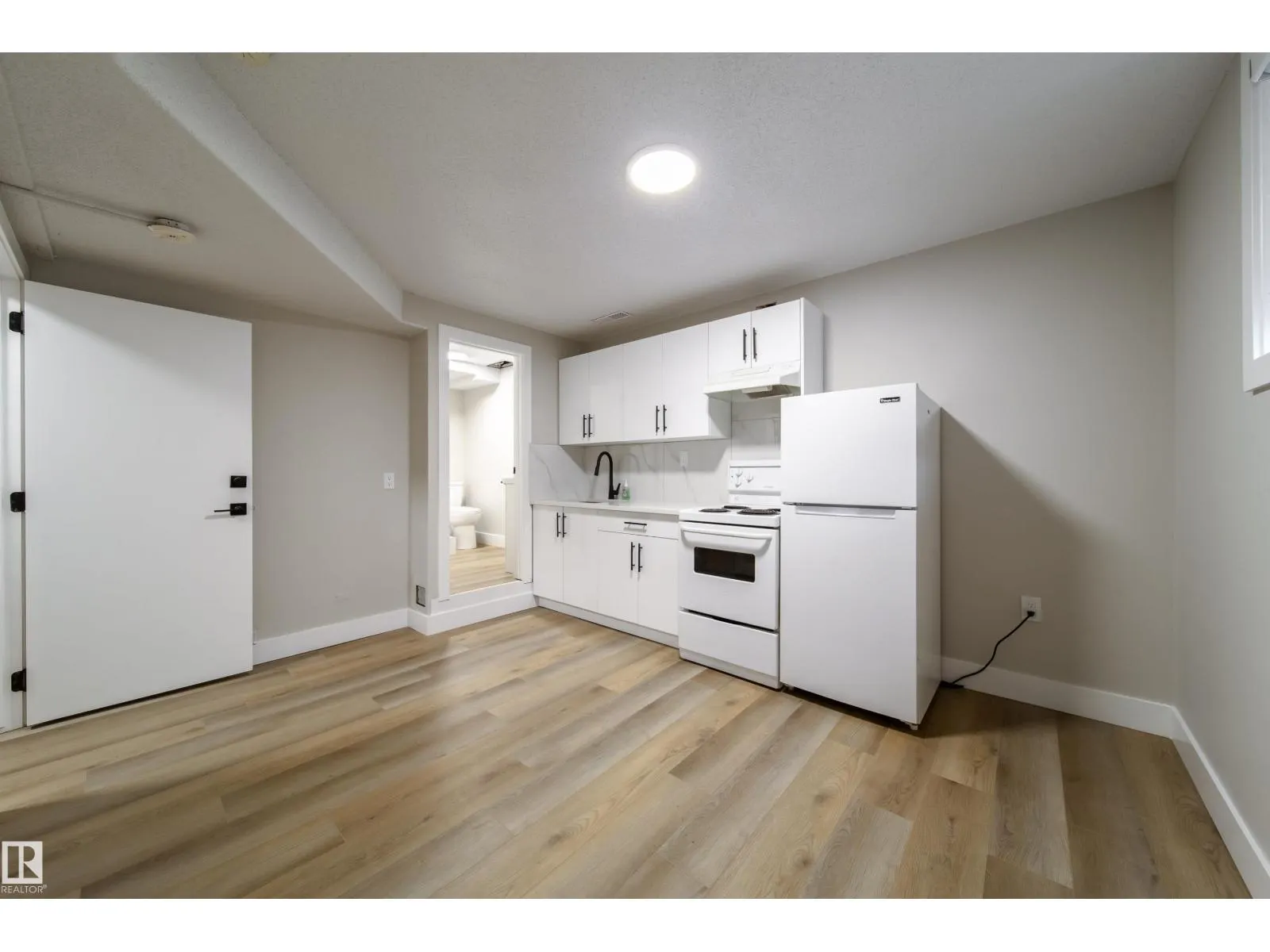 6418 132 AV NW