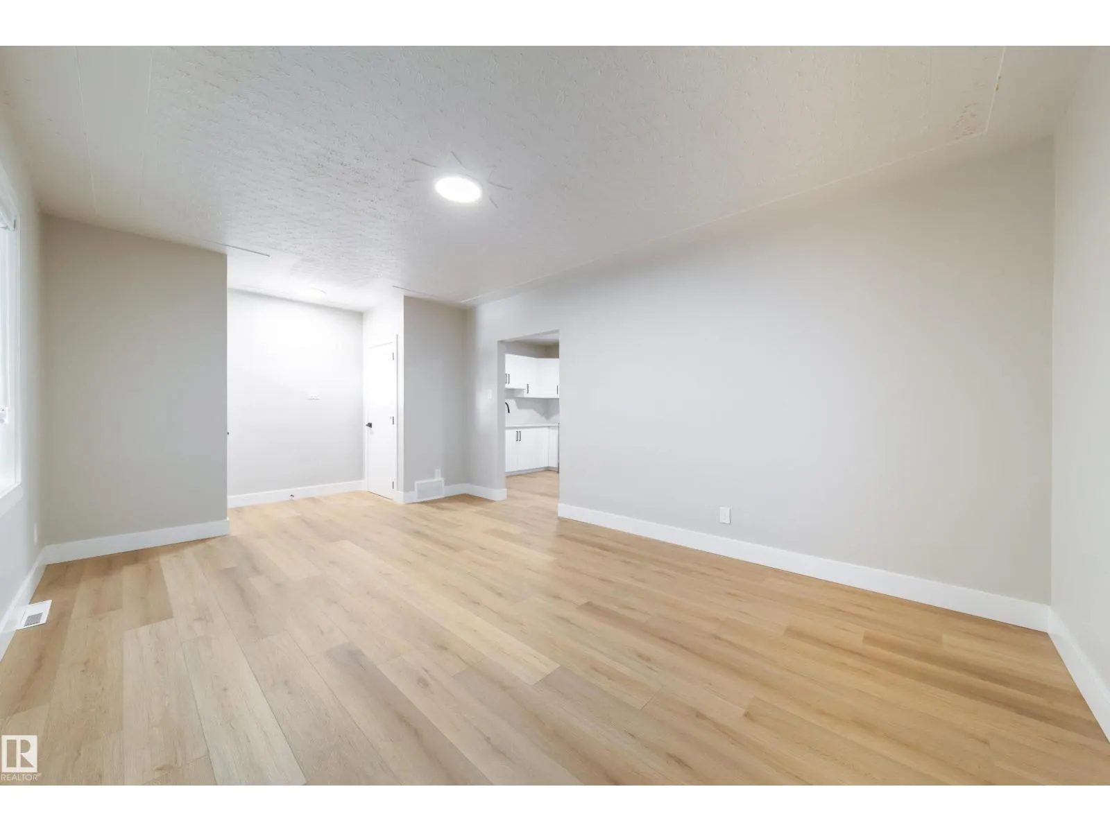 6418 132 AV NW