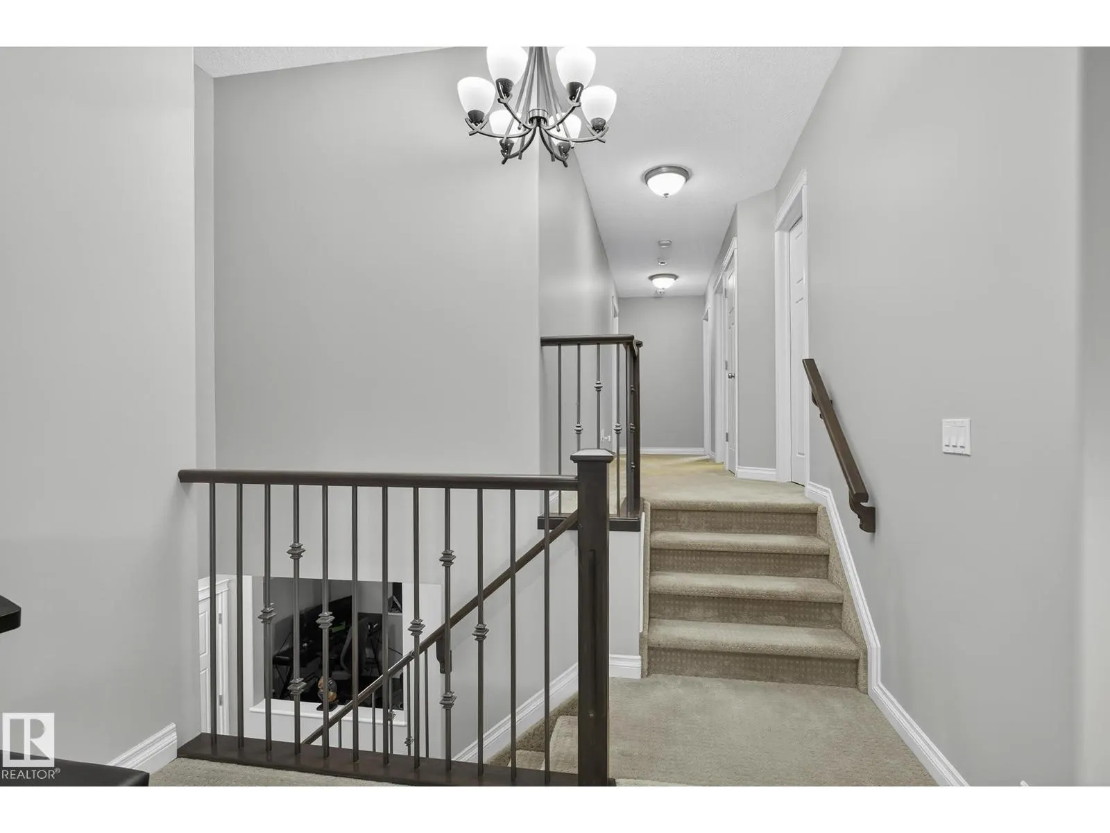 618 ADAMS WY SW
