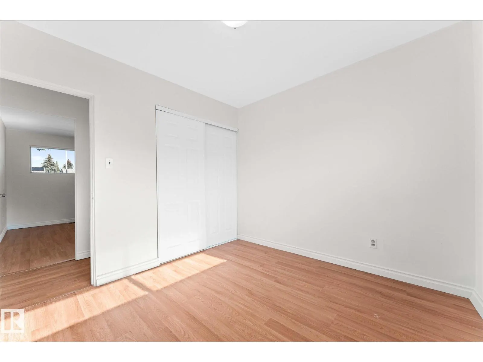 16437 106 AV NW