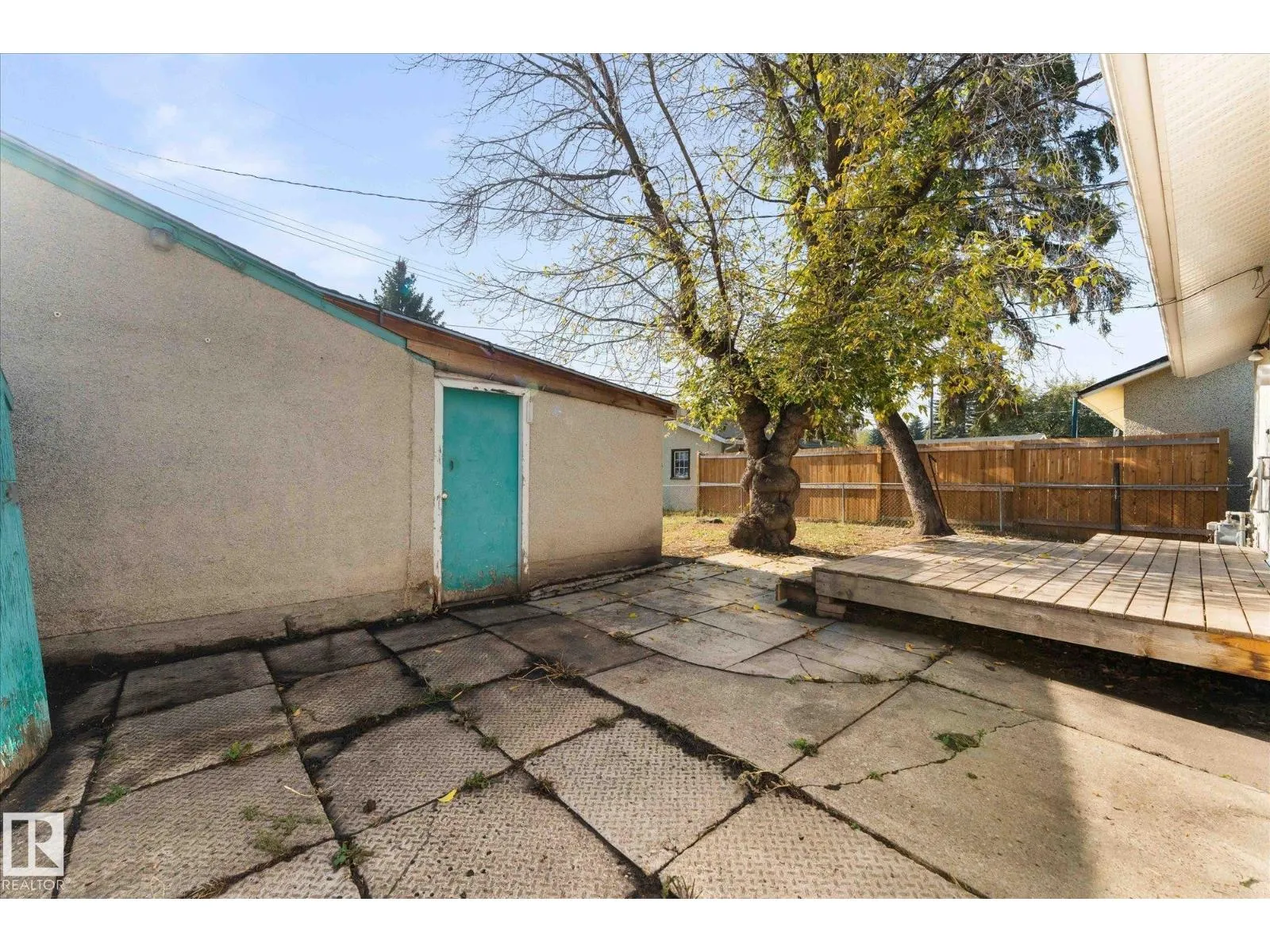16437 106 AV NW