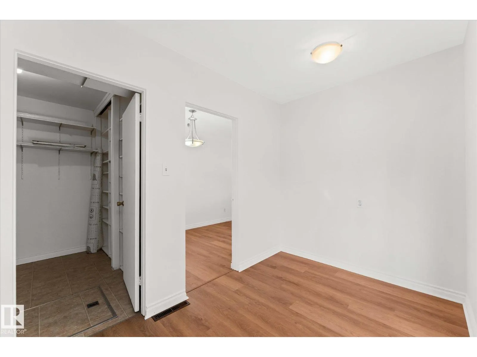 16437 106 AV NW