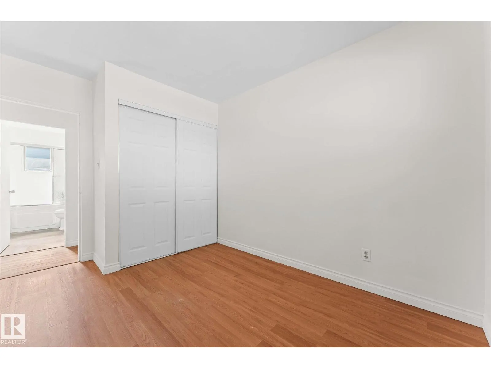 16437 106 AV NW