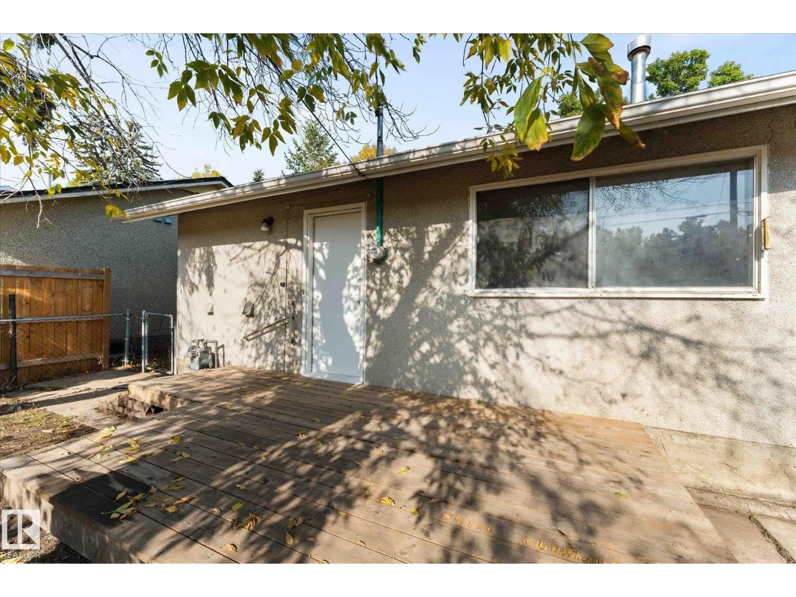 16437 106 AV NW