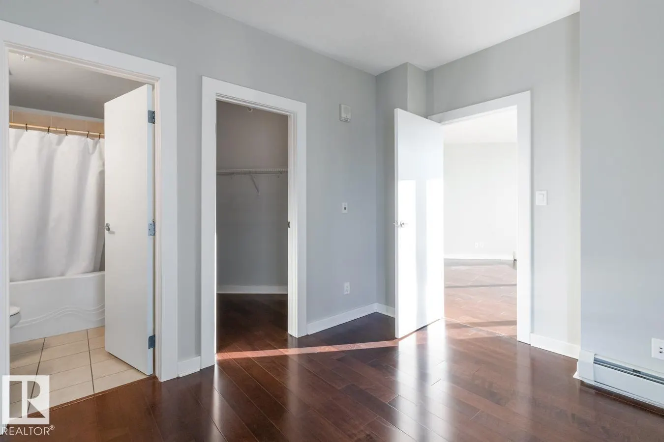 #1004 10152 104 ST NW