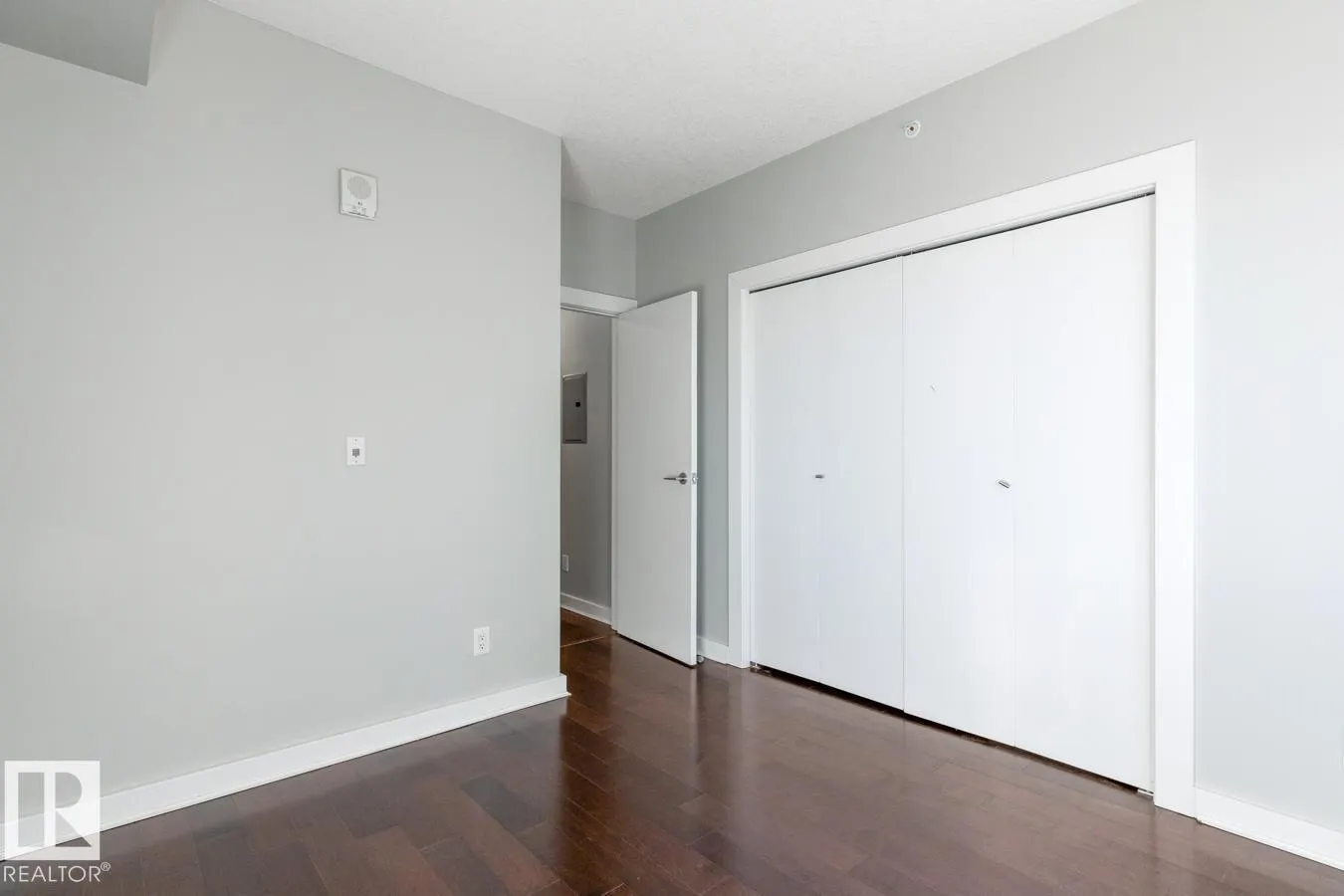 #1004 10152 104 ST NW