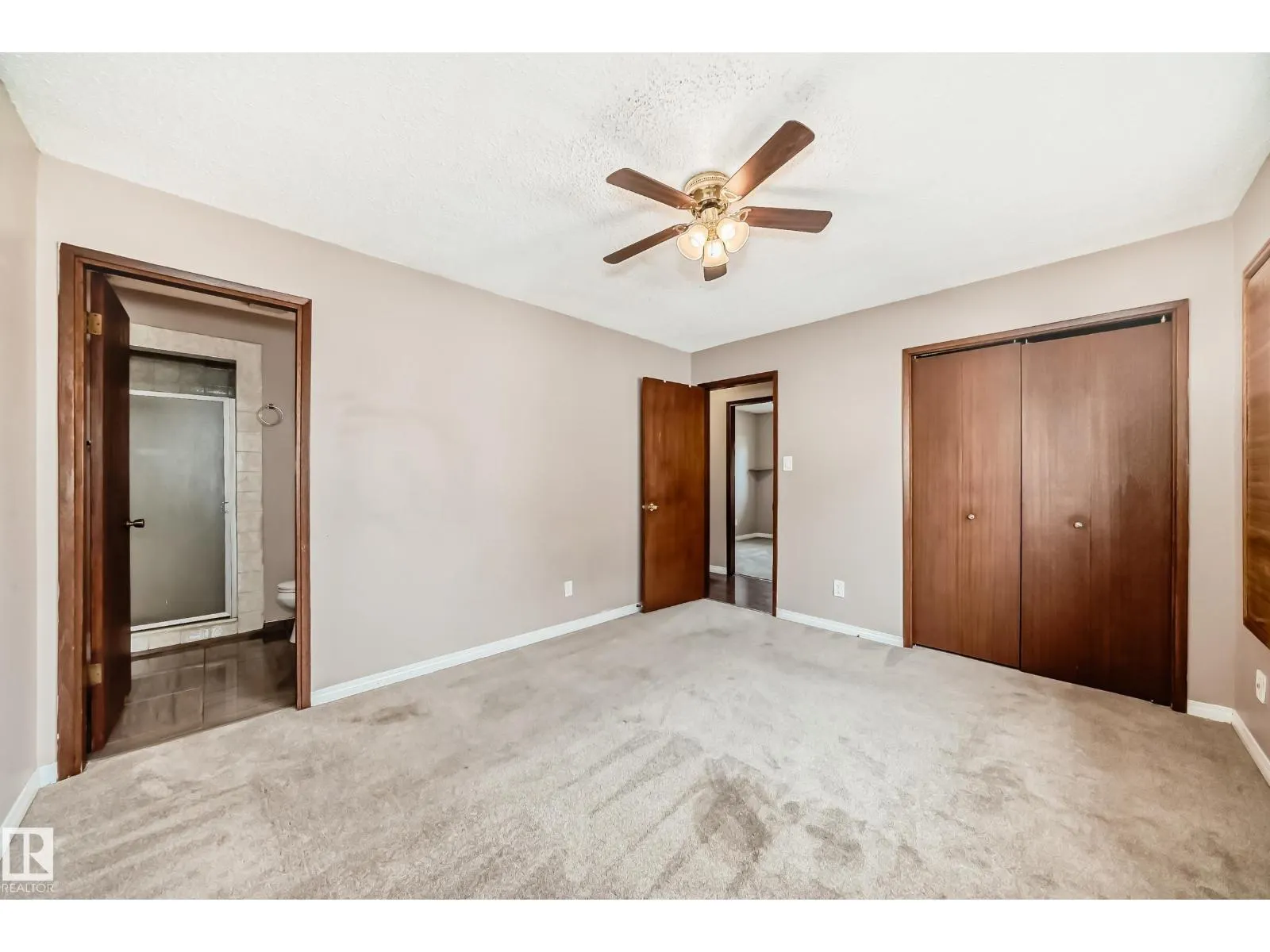 7026 11 AV NW