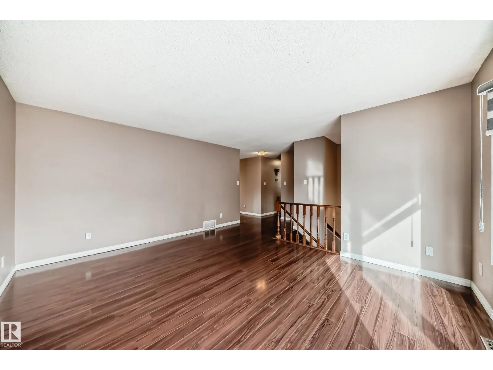 7026 11 AV NW