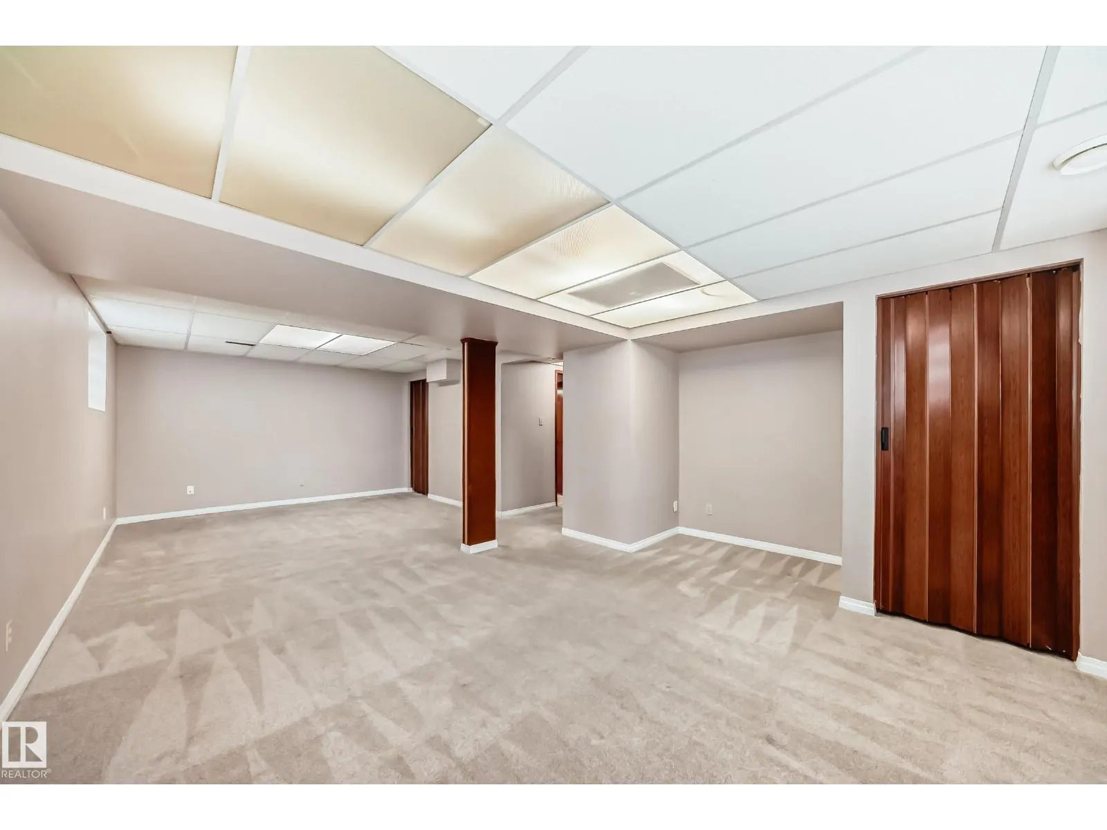 7026 11 AV NW