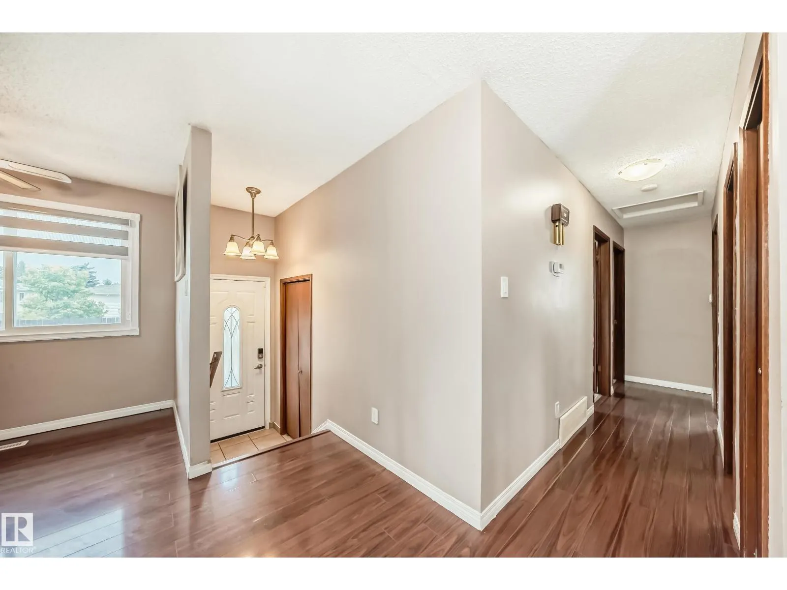 7026 11 AV NW