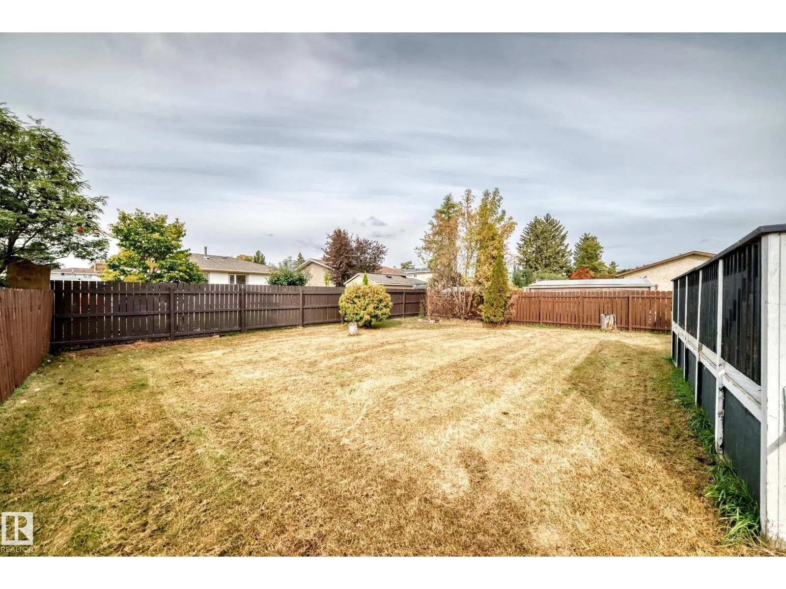 7026 11 AV NW