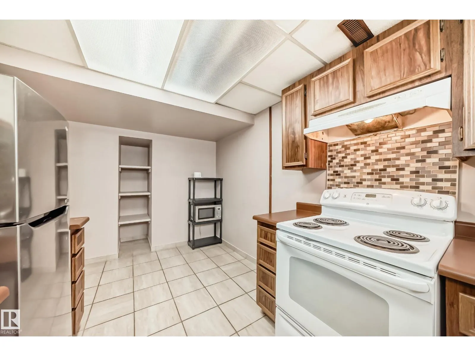 7026 11 AV NW