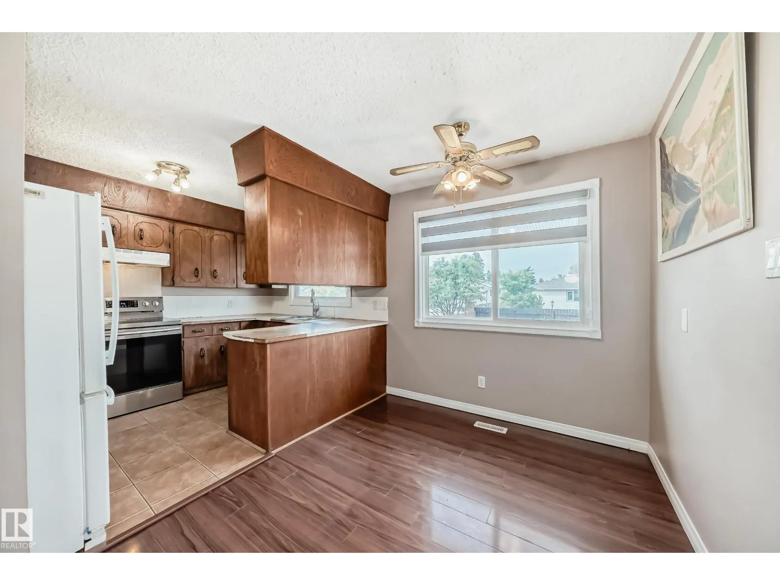 7026 11 AV NW