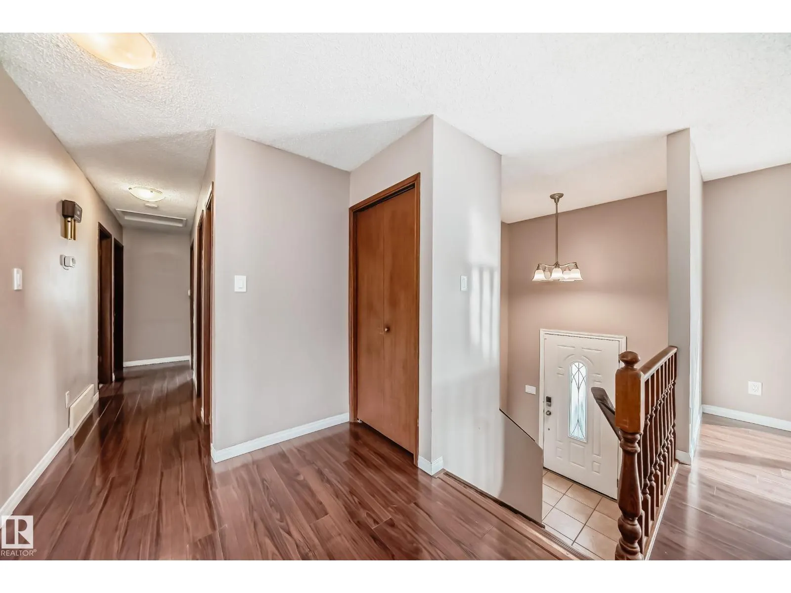 7026 11 AV NW