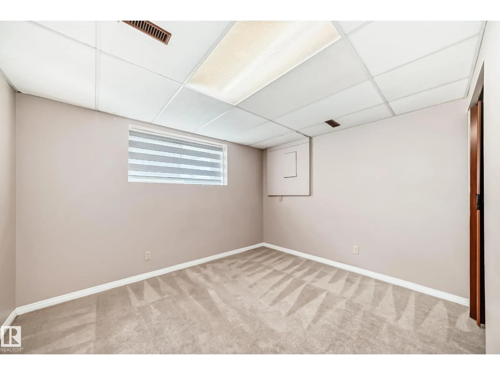 7026 11 AV NW