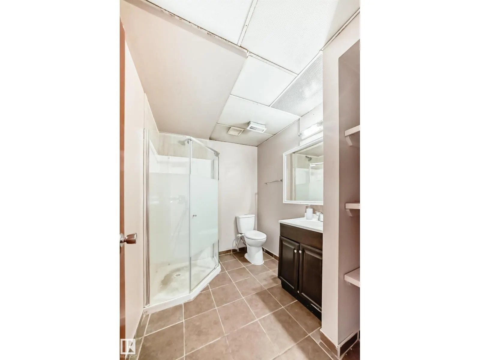 7026 11 AV NW