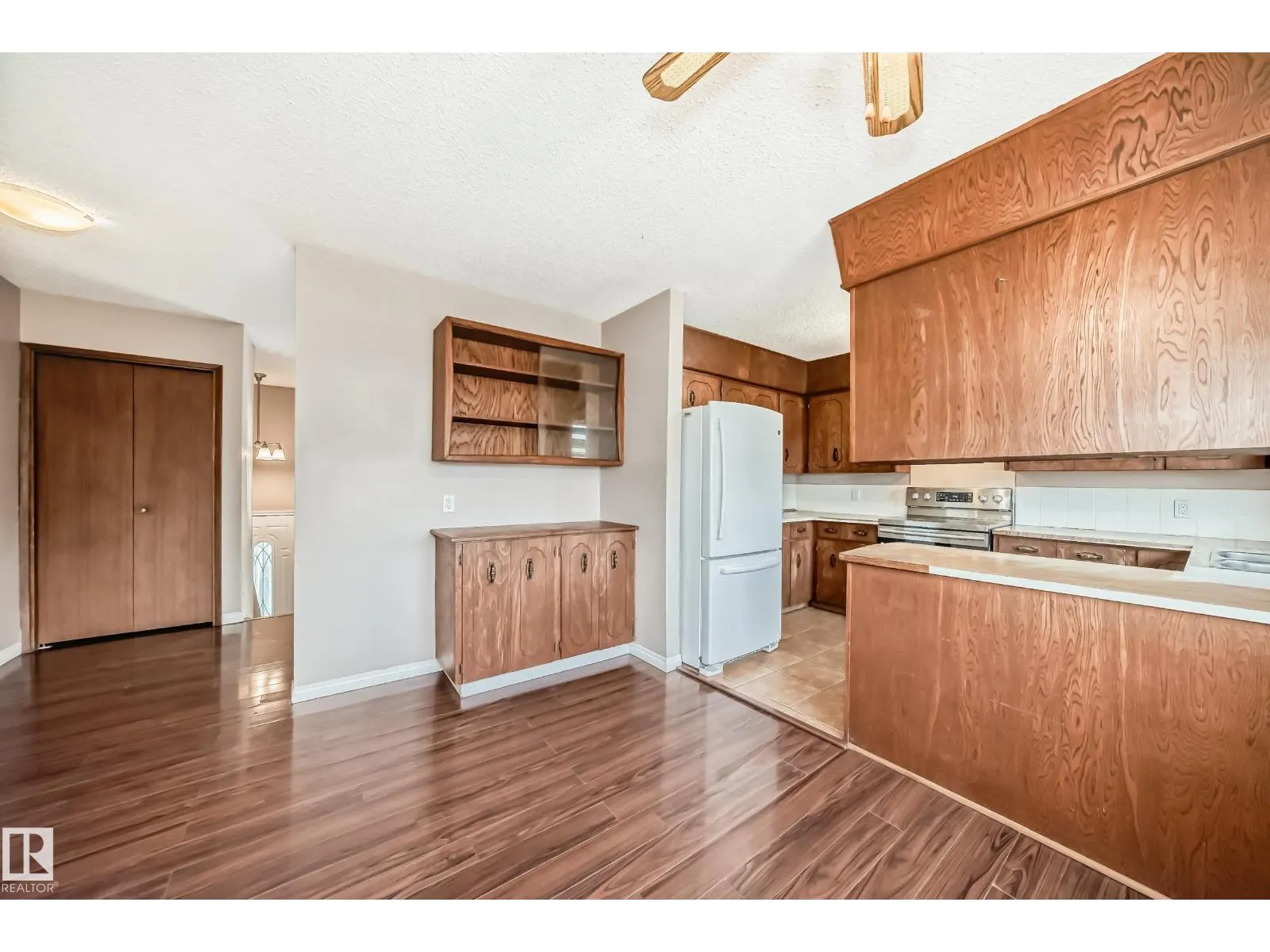 7026 11 AV NW