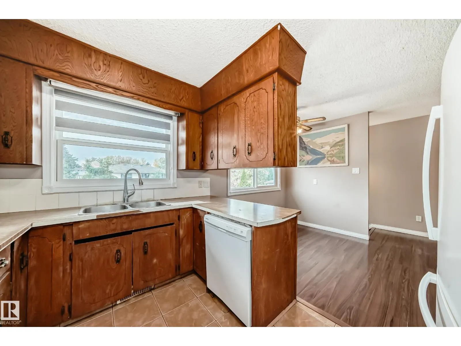 7026 11 AV NW