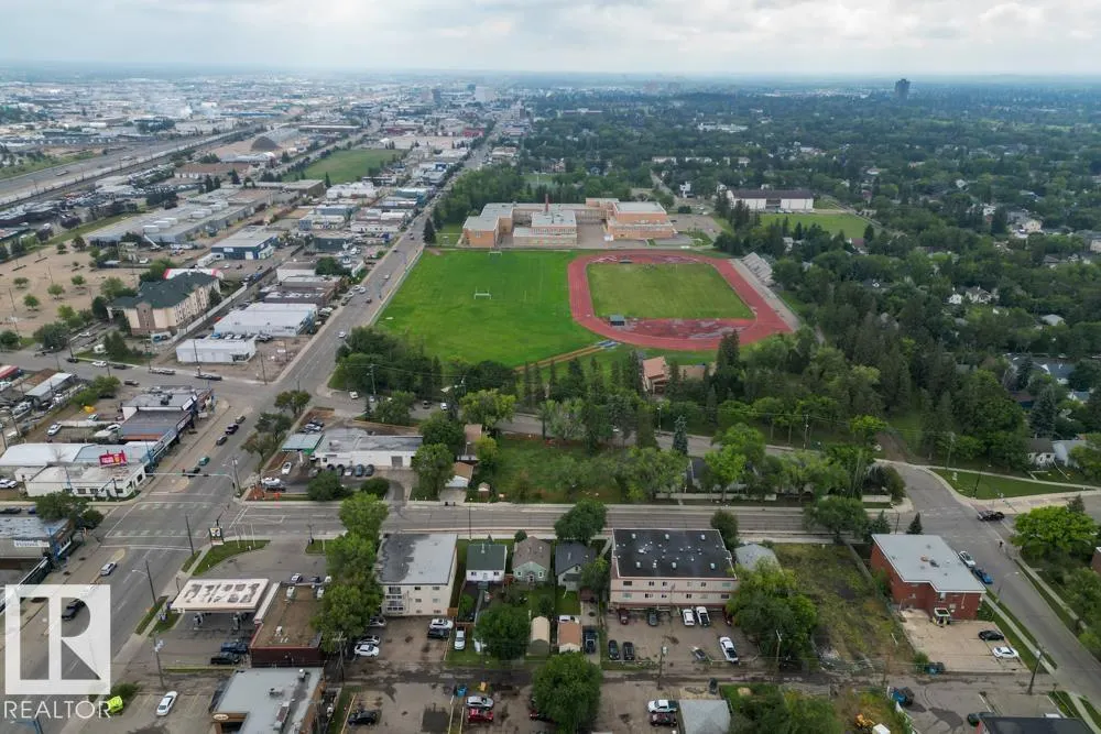 10428 76 AV NW